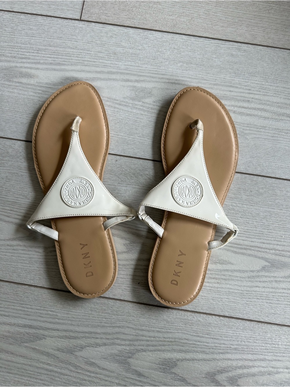 DKNY White Leather Triangular-Logo Thong Sandals with Tan Footbed